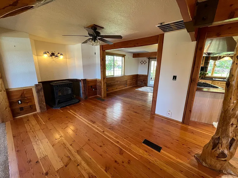 69196 Hurtley Ranch Rd — Photo 9