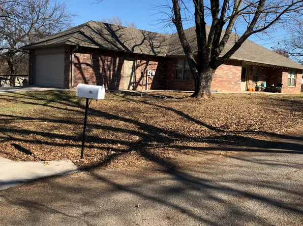 124 W 4th St, Chandler, OK 74834