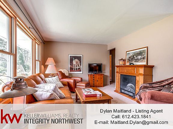 3rd image of 1425 Rose Pl