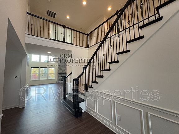 4th image of 411 Heritage Terrace Ln