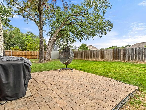 5th image of 237 Hideaway Ln E