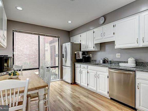 5th image of 17 Great Pines Ct
