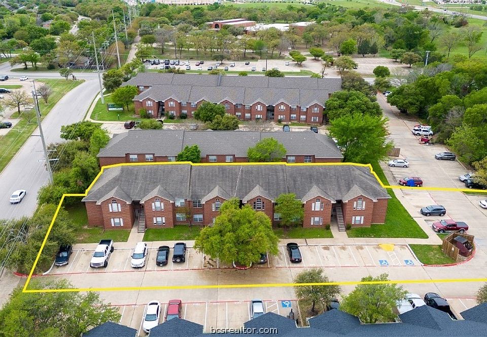 1st image of 701 Balcones Dr #D