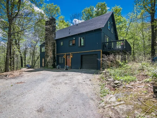78 Slope Rd, Tolland, MA 01034