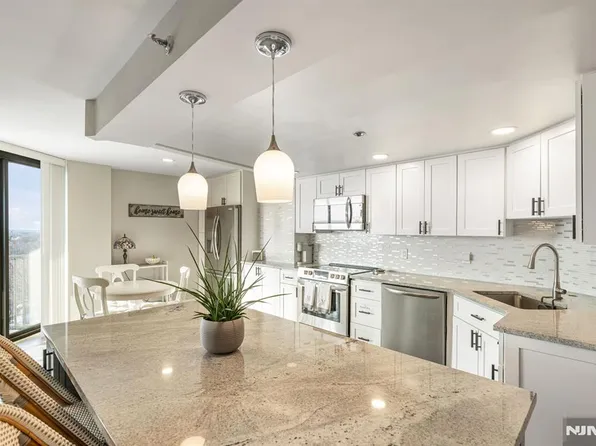 245 Prospect Ave APT 14D, Hackensack, NJ 07601