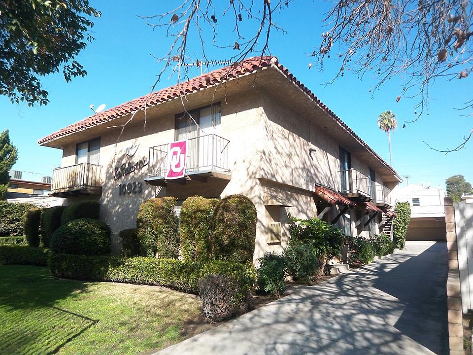 1st image of 10923 Moorpark St APT B