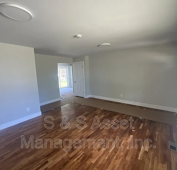 4106 Stillwell Ave — Photo 3