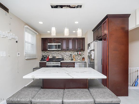 4th image of 65 Park Hill Ct