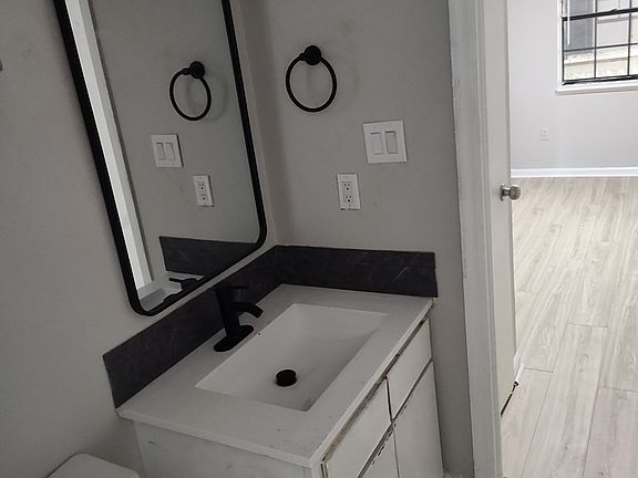 2nd image of 2210 Russell St APT 304