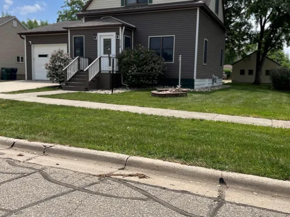 204 Fir St, Hospers, IA 51238