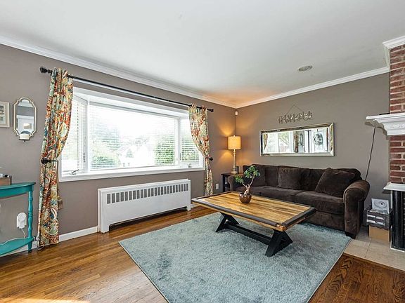 4th image of 105 Hughes Ln