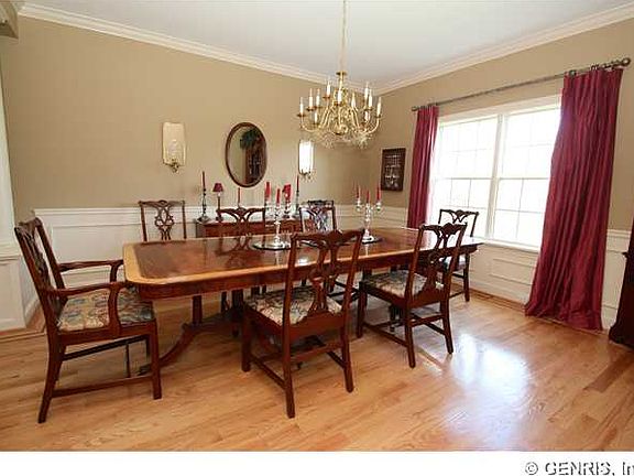 5th image of 15 Crownwood Cir
