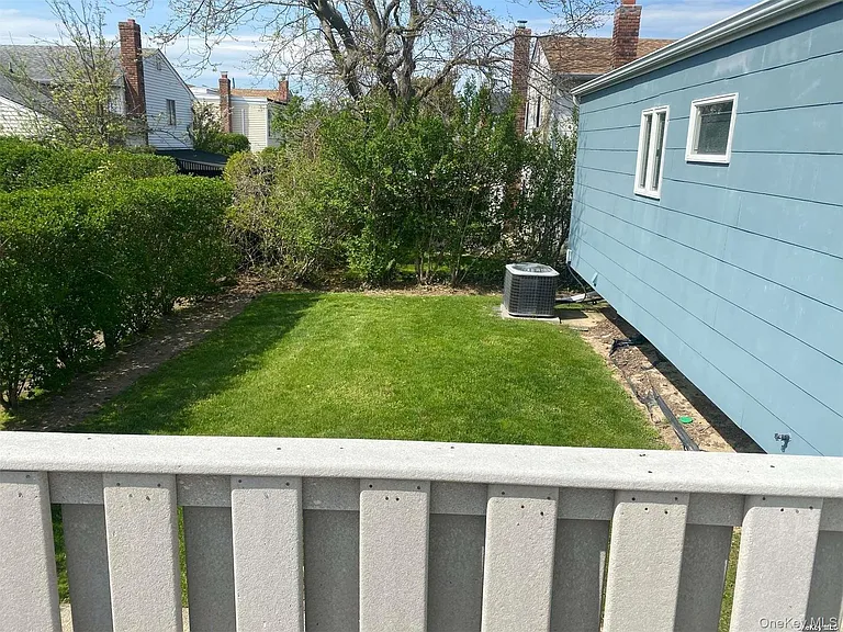 69 Tioga Ave — Photo 6
