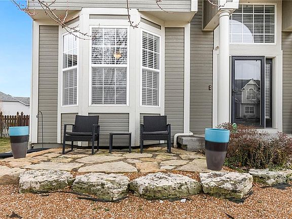 4th image of 2205 SW Hawk View Rd