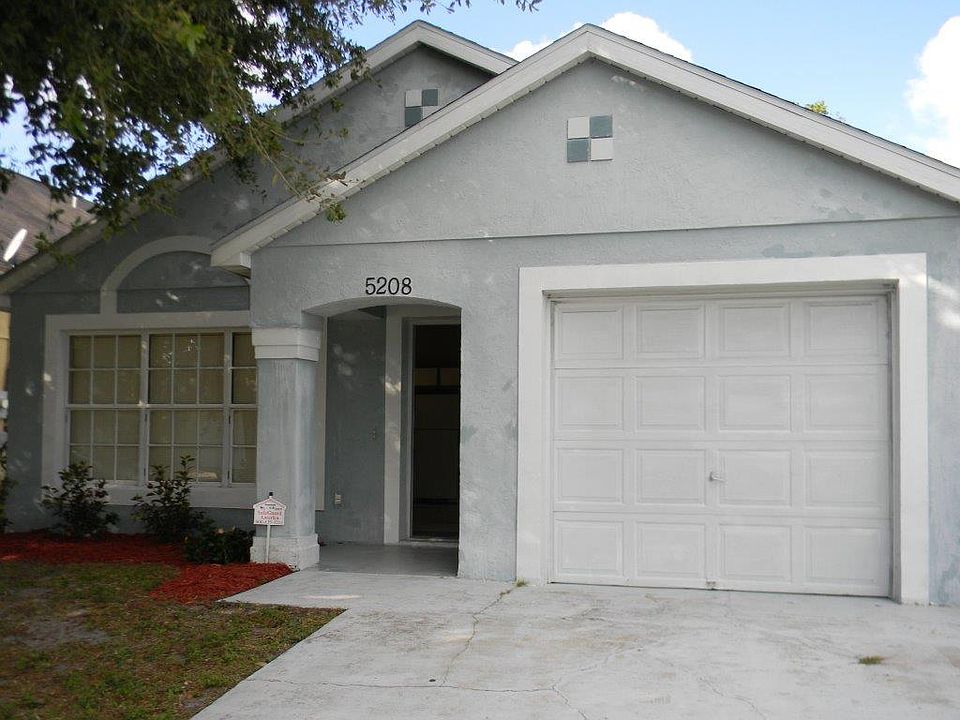 1st image of 5208 Regal Oak Cir