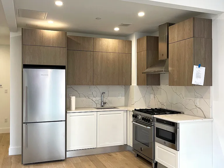 10-64 Jackson Ave #3C — Photo 3