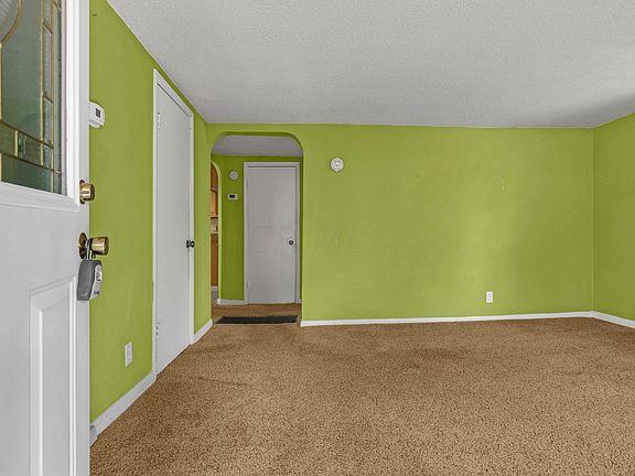 3rd image of 613 W Hubert Ave
