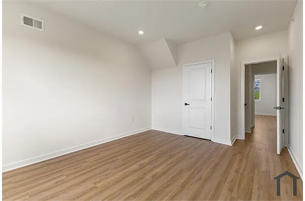 Building Photo - 2310 N Fairhill St