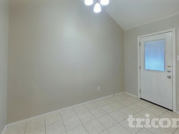 4th image of 110 Forest Park Ln