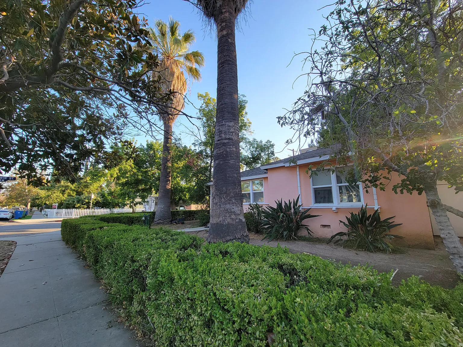 3 bed, 1600 sqft, $3,895 — Photo 2