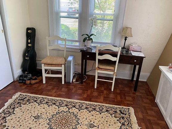3rd image of 25 Gainsborg Ave E #1