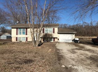 405 E Taylorville Rd, Taylorville, IL 62568