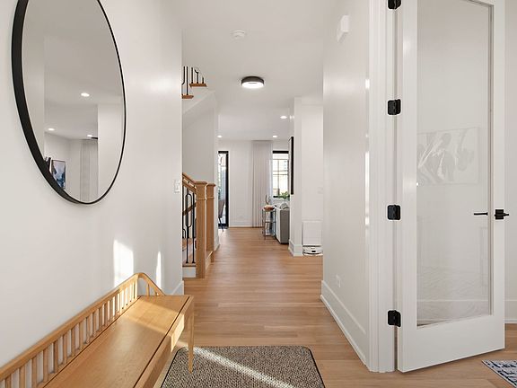 2nd image of 835 S Ashland Ave