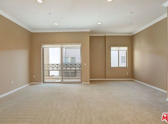 5th image of 931 E Walnut St Unit 621
