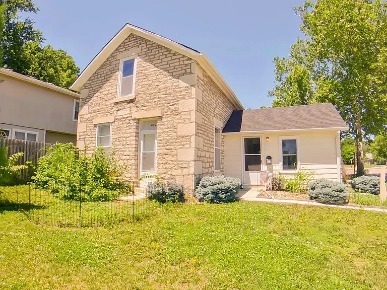 402 Bluemont Ave — Photo 2