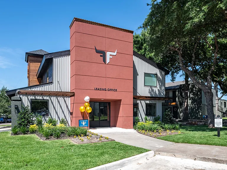 Leasing Office