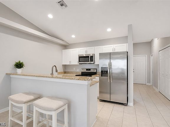 3rd image of 4137/4139 SW 8th Place Cpe