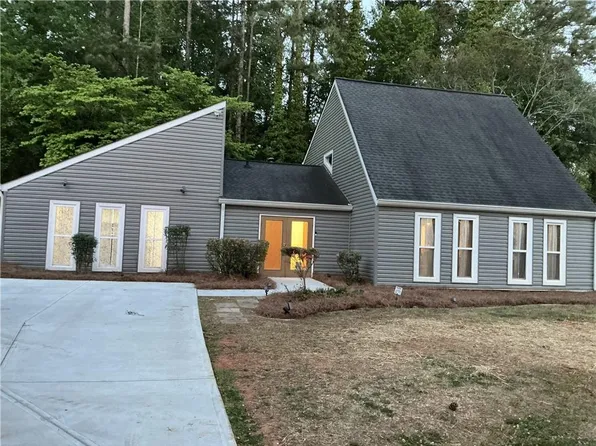 360 Vineyard Dr NW, Marietta, GA 30064