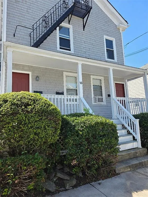 3 bed, 1.0 bath, 900 sqft, $2,850 — Photo 1