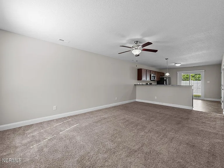 217 E Murrow Ln — Photo 14