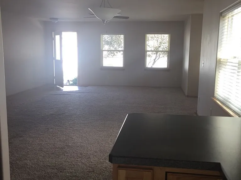 642 Antelope Cir — Photo 3