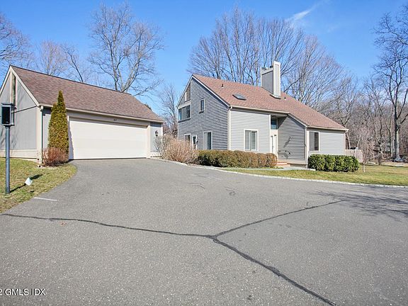 307 W Lyon Farm Dr Greenwich-large-004-0