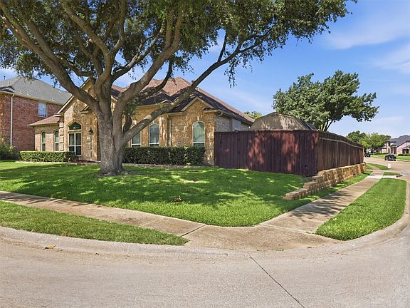 3rd image of 7517 Silver Lake Dr