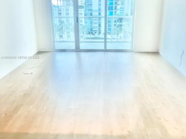 1155 Brickell Bay Dr, Miami, FL