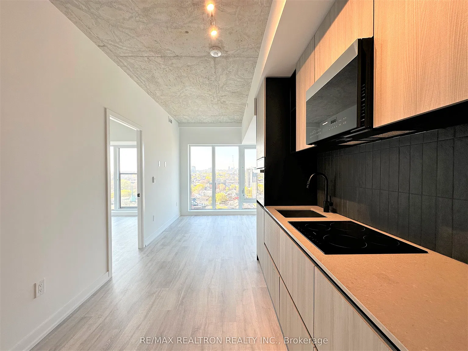 2 bed, $2,850 — Photo 2
