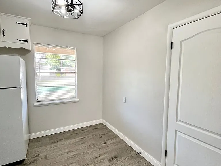 1005 Oakwood Ln — Photo 14