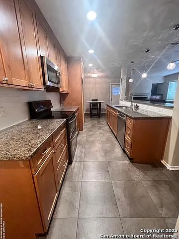 3 bed, 1658 sqft, $1,995 — Photo 3