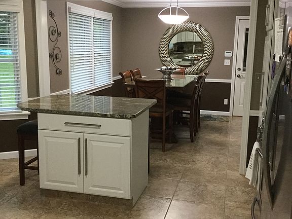 4th image of 260 Chapel Ln