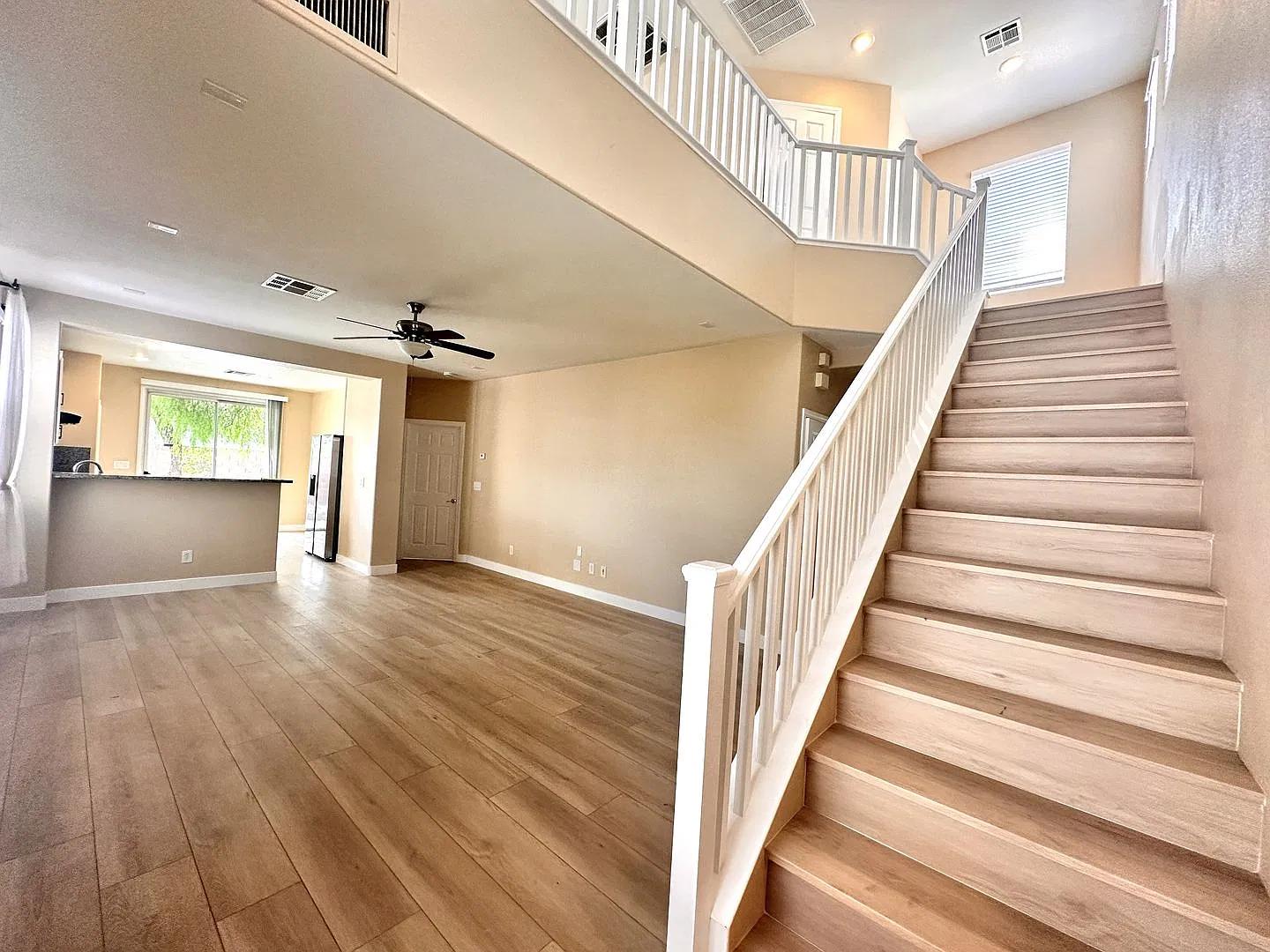 Renovated 3 bedroom Summerlin home with the Master Bed & Bath located downstairs! — Photo 2