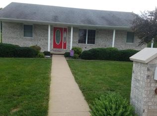 595 Clover Rd, Hannibal, MO 63401