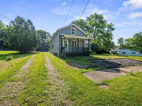 228 School St, Pleasantville, PA 16341