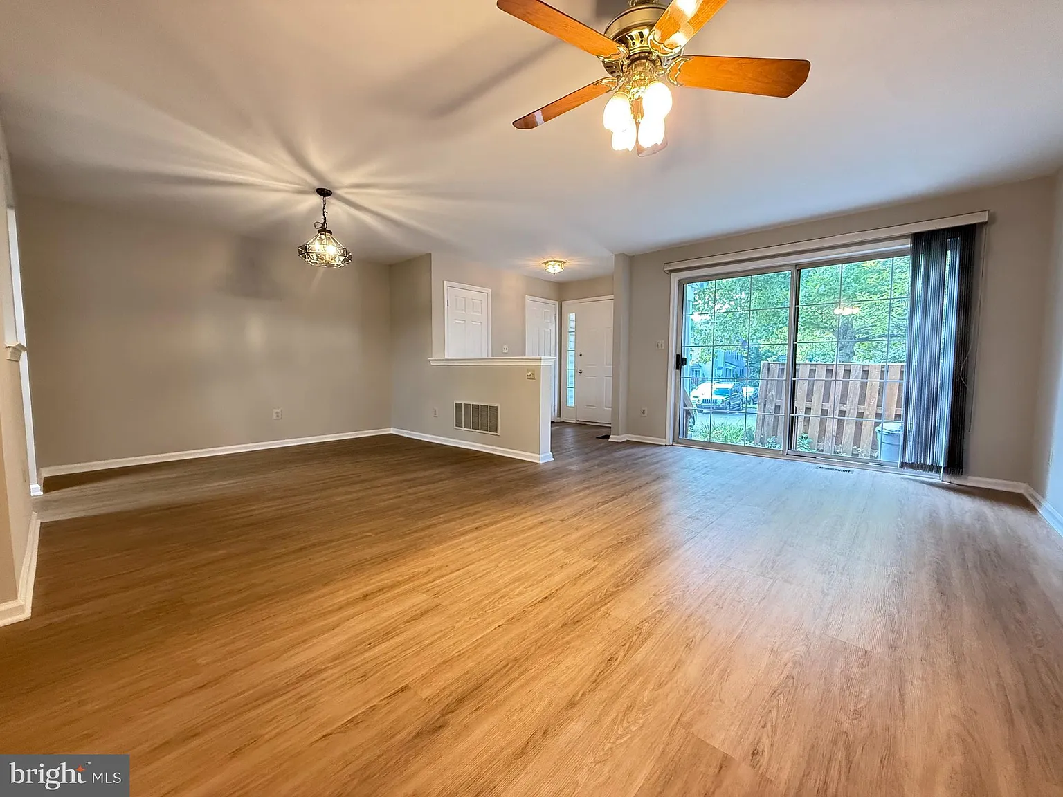 3 bed, 1.5 bath, 1784 sqft, $2,650 — Photo 4