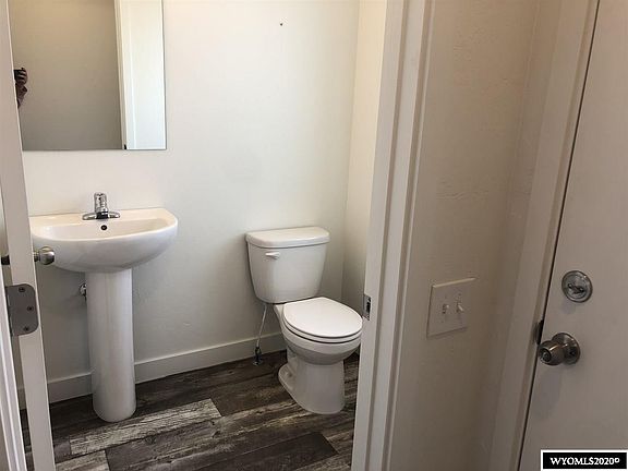 3rd image of 1116 Tulip Dr