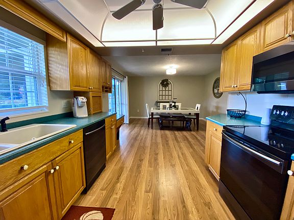 4th image of 4281 Hemlock Ln