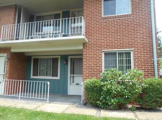 711 Riverside Dr APT 104, Oakmont, PA 15139