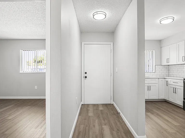 Bella Sol Apartments — Photo 22